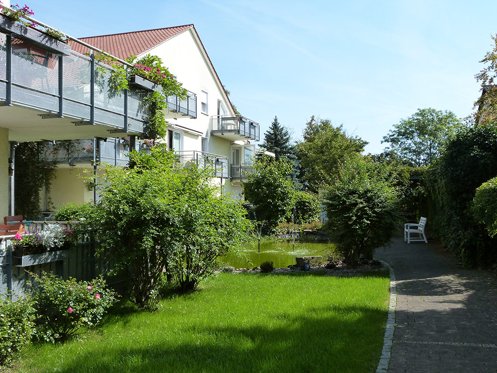 Gartenansicht der Seniorenwohnanlage